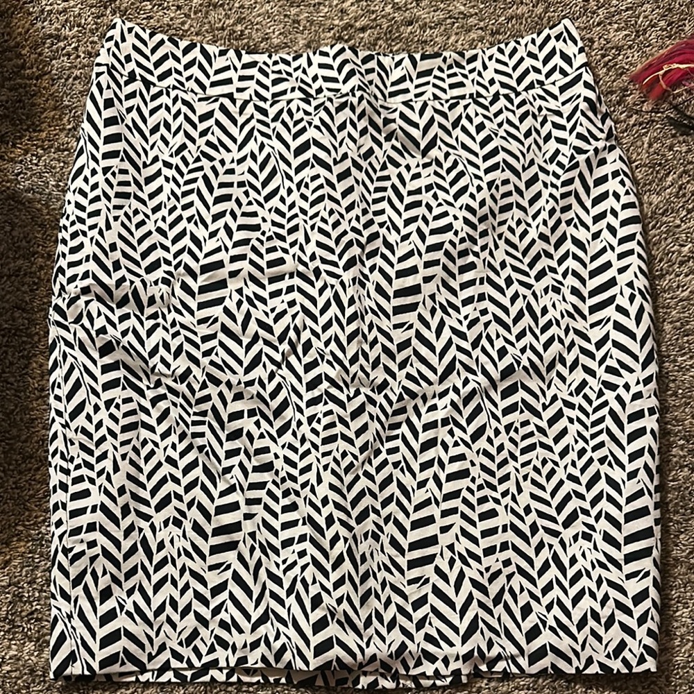 LOFT Black and White Patterned Women's Skirt